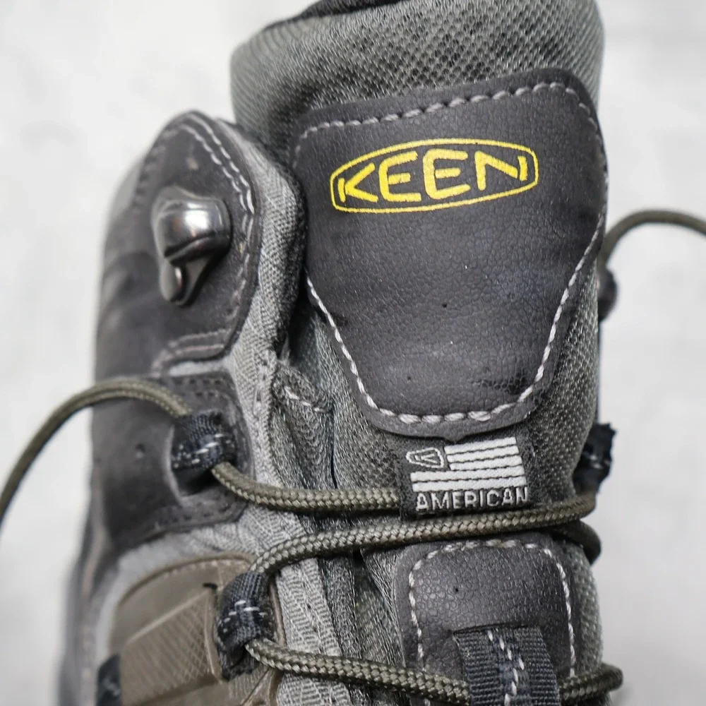 Keen couple blemish